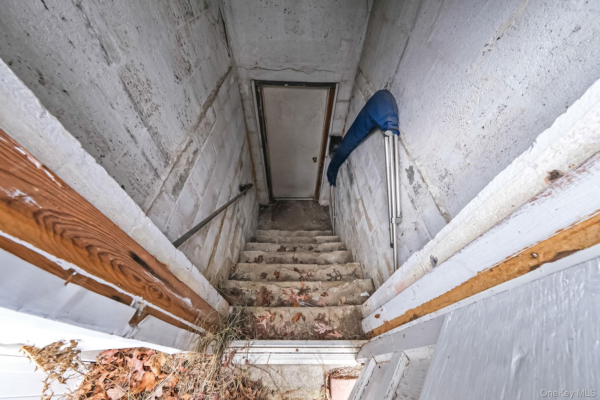 #12 photo, 287 Central Avenue, Bohemia , NY 11716