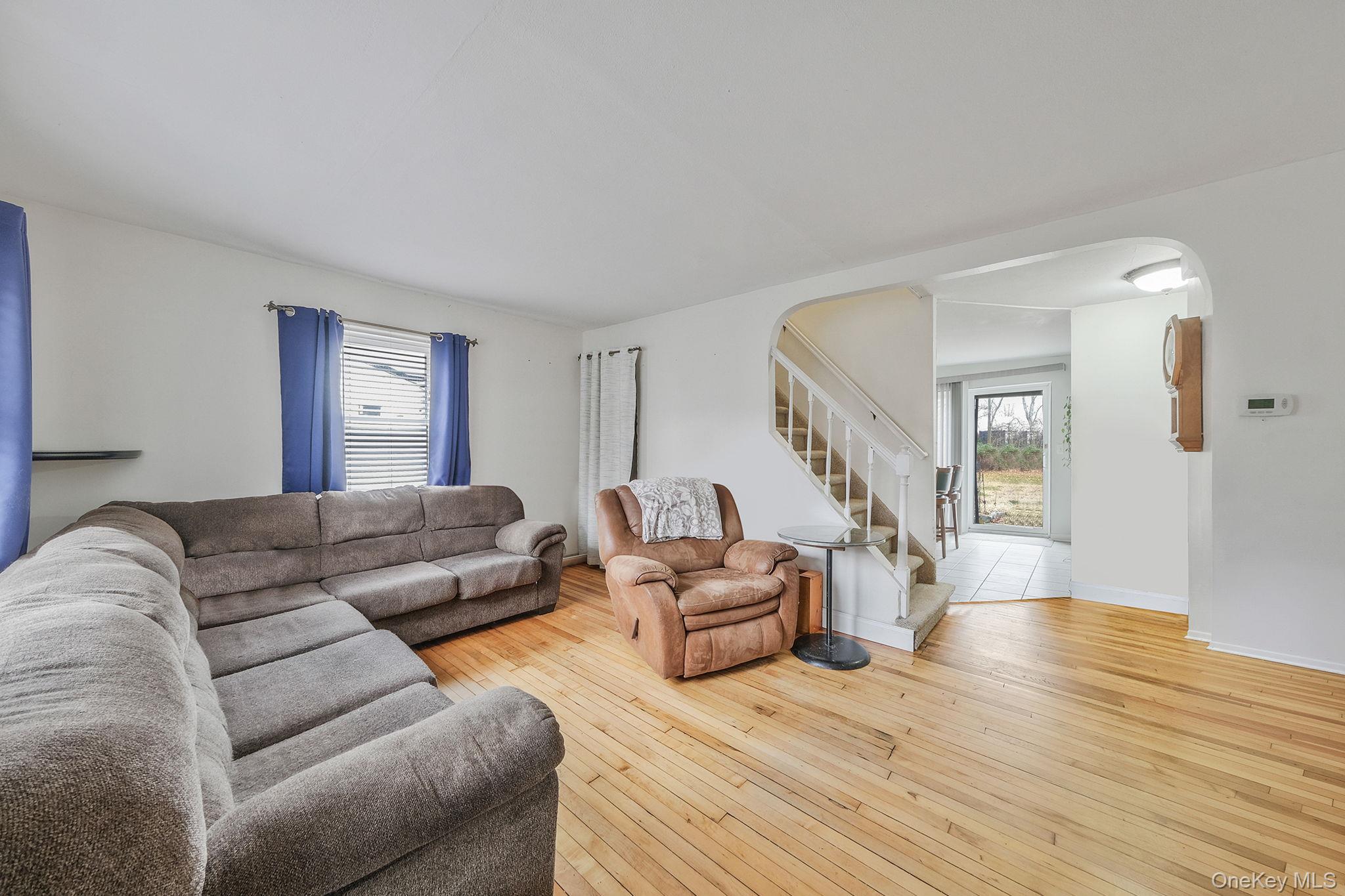 #14 photo, 287 Central Avenue, Bohemia , NY 11716