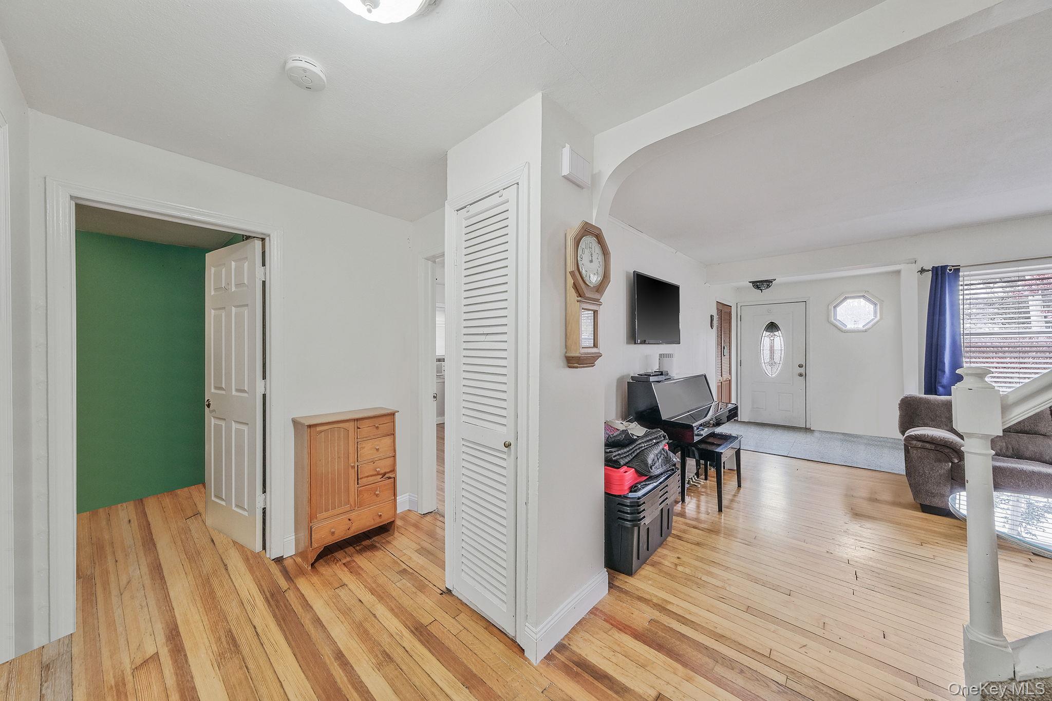 #18 photo, 287 Central Avenue, Bohemia , NY 11716