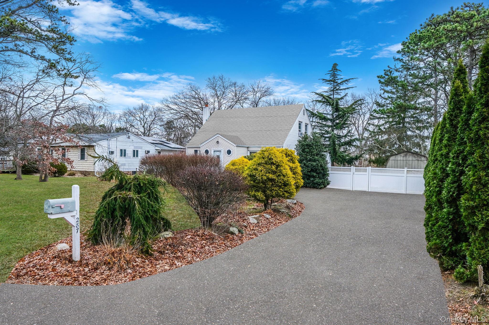 #3 photo, 287 Central Avenue, Bohemia , NY 11716