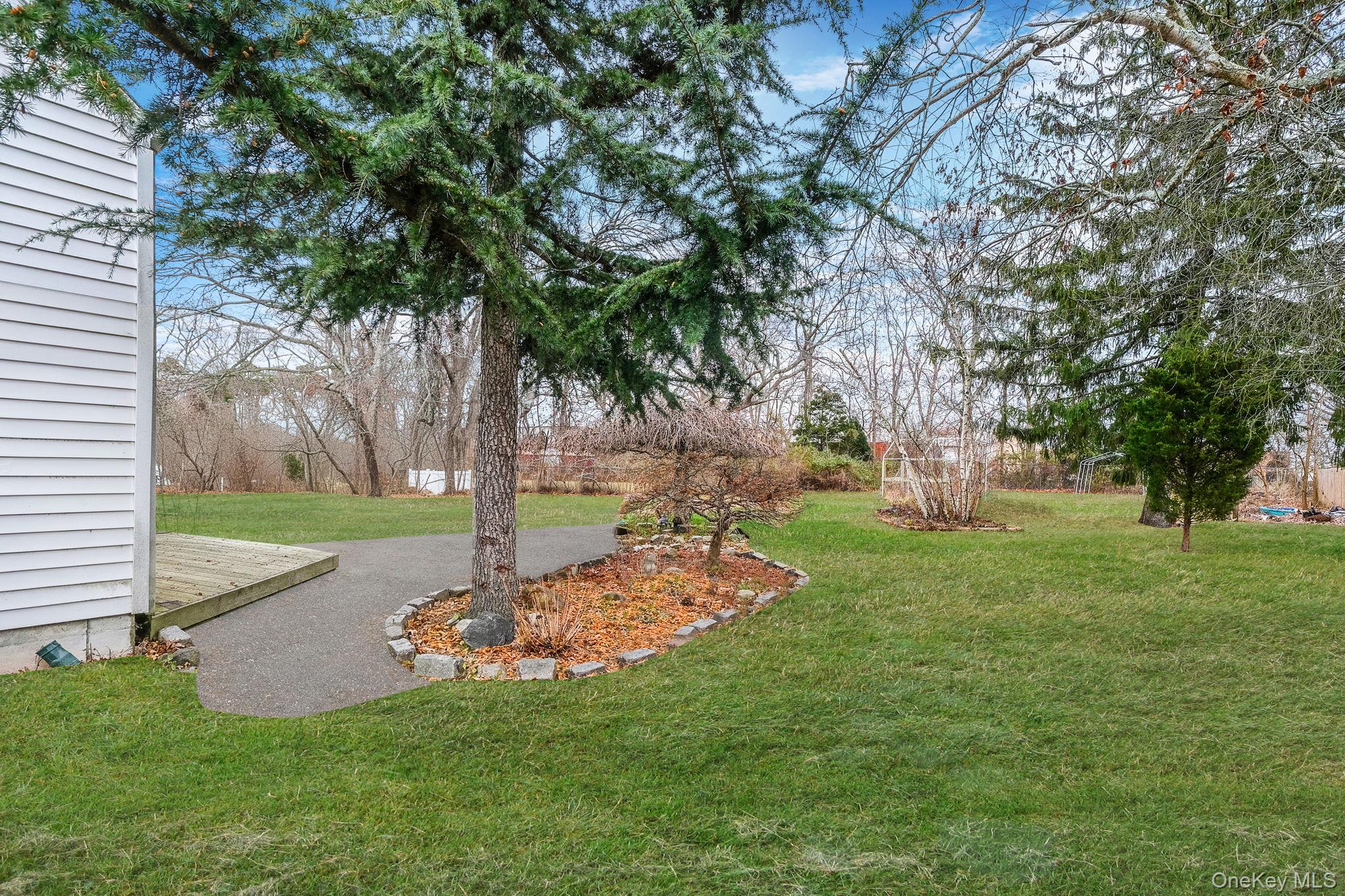 #5 photo, 287 Central Avenue, Bohemia , NY 11716