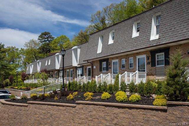 #2 photo, 100 Villa D'est Drive, সাফোক কাউন্টি Coram , NY 11727