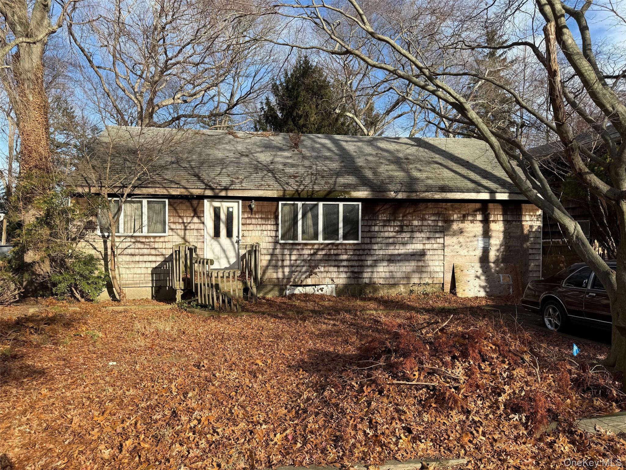 #1 photo, 33 Roxbury Street, Huntington Station , NY 11746