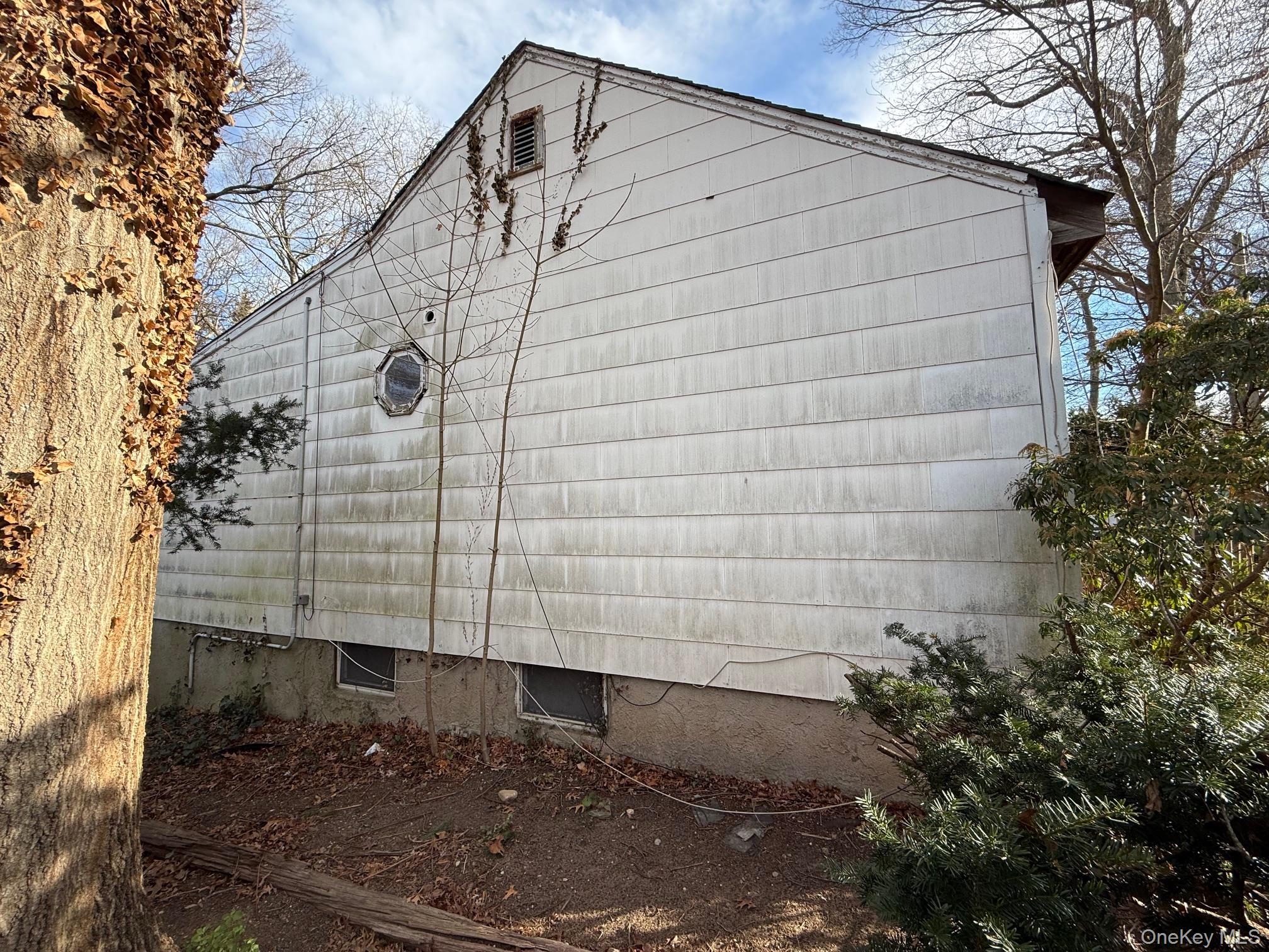 #3 photo, 33 Roxbury Street, Huntington Station , NY 11746