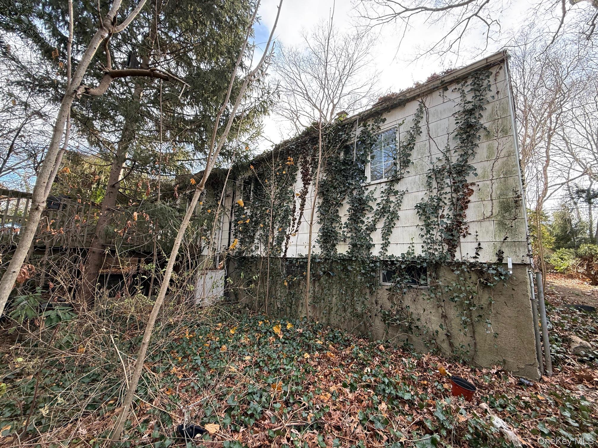 #4 photo, 33 Roxbury Street, Huntington Station , NY 11746