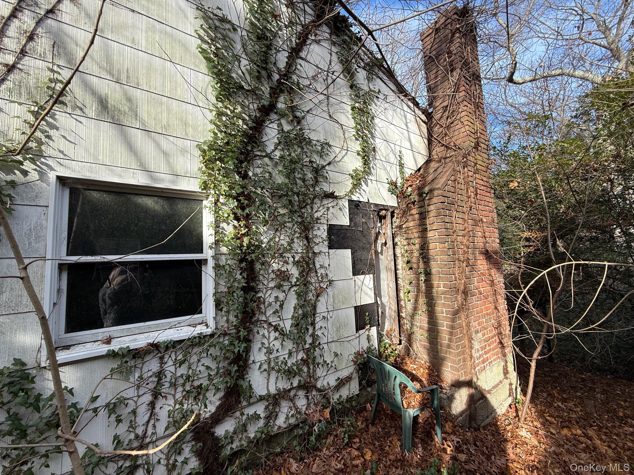 #7 photo, 33 Roxbury Street, Huntington Station , NY 11746