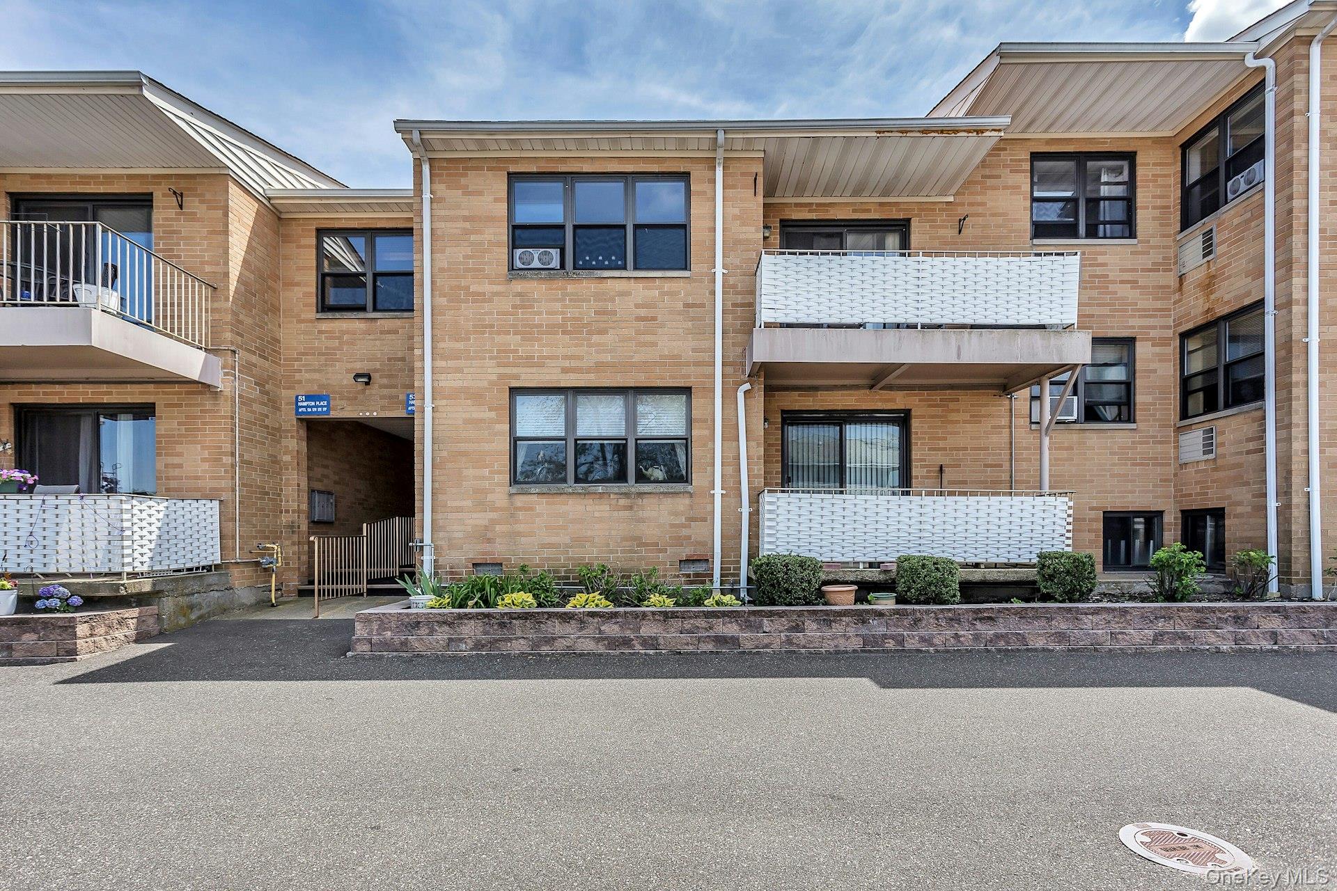 #20 photo, 12 Florence Avenue, নাসাউ কাউন্টি Freeport , NY 11520