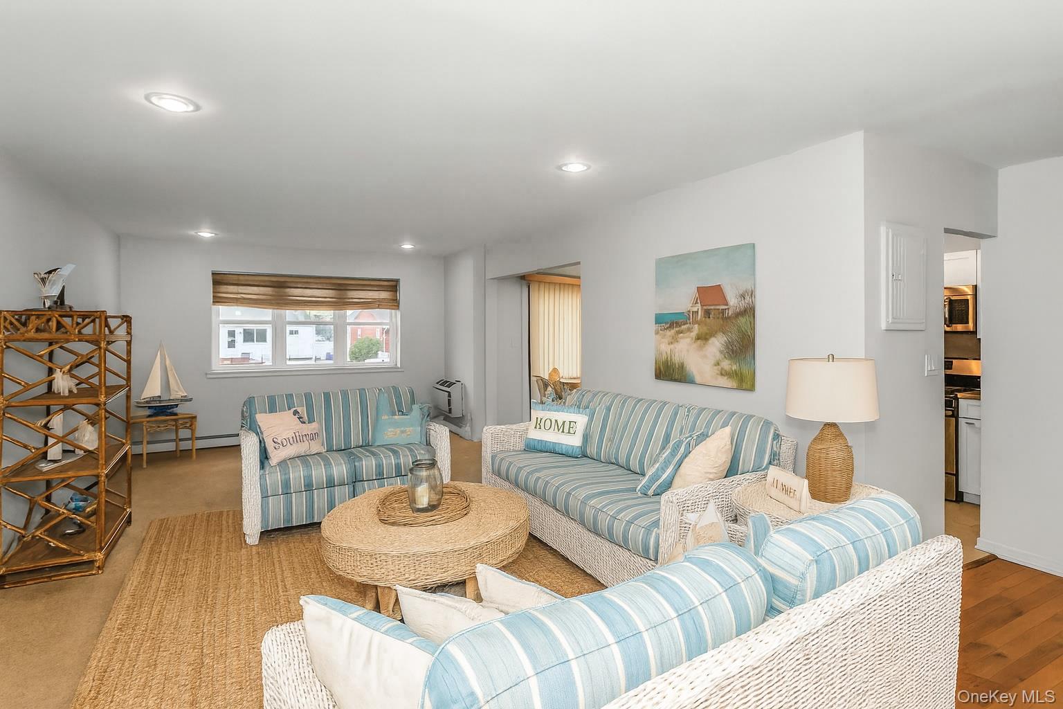 #6 photo, 12 Florence Avenue, নাসাউ কাউন্টি Freeport , NY 11520