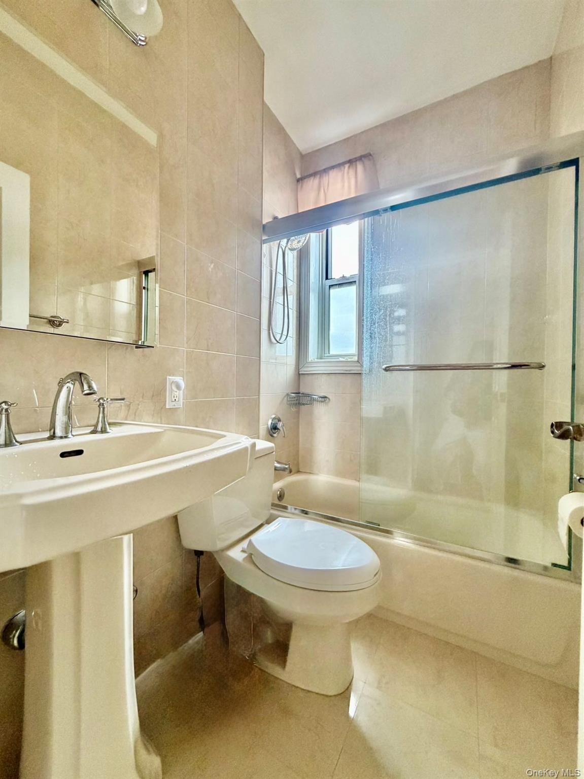 #16 photo, 111 7th Street, নাসাউ কাউন্টি Garden City , NY 11530