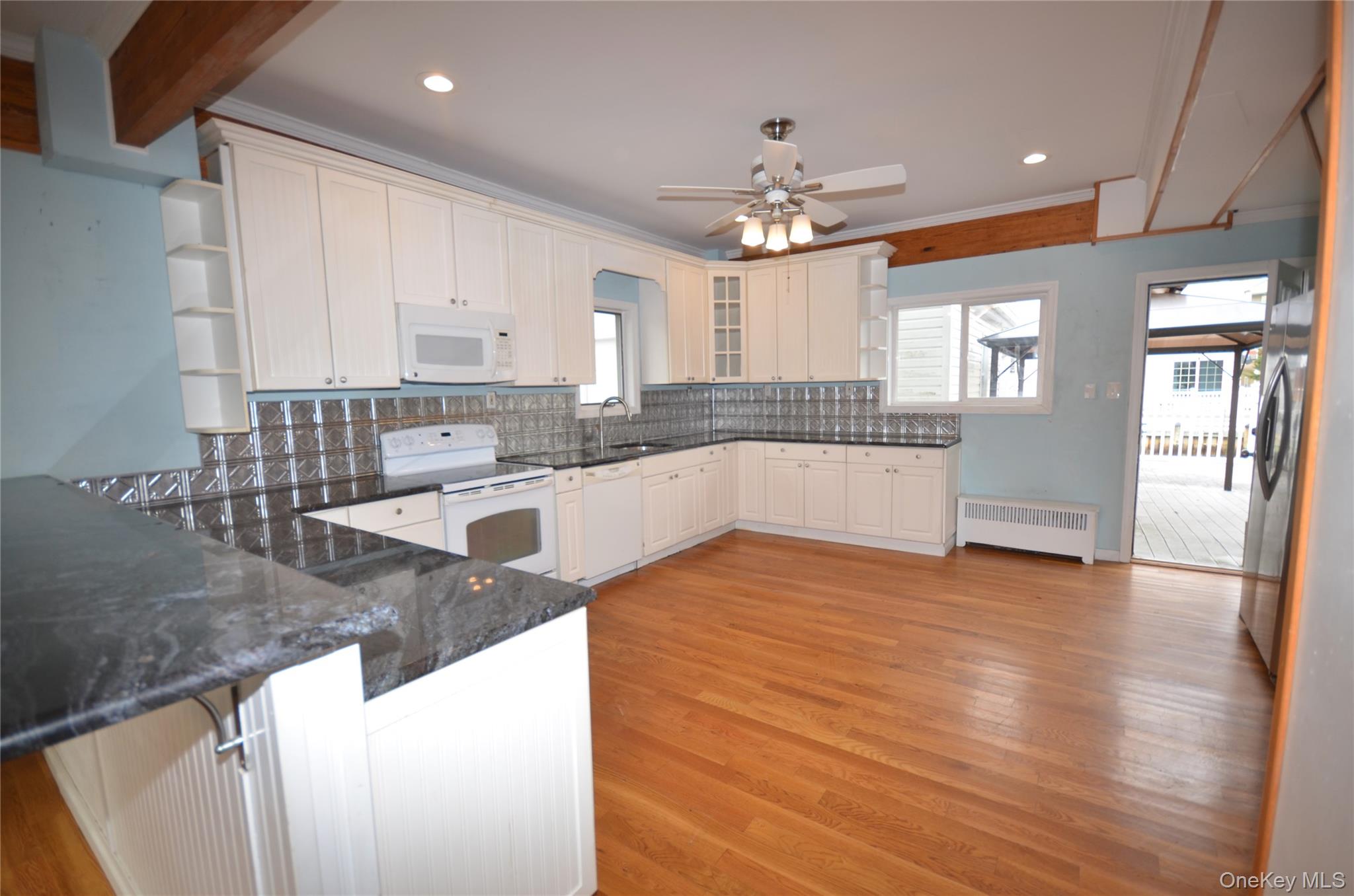 #2 photo, 138 Beach Avenue, 롱 아일랜드 Bellmore , NY 11710