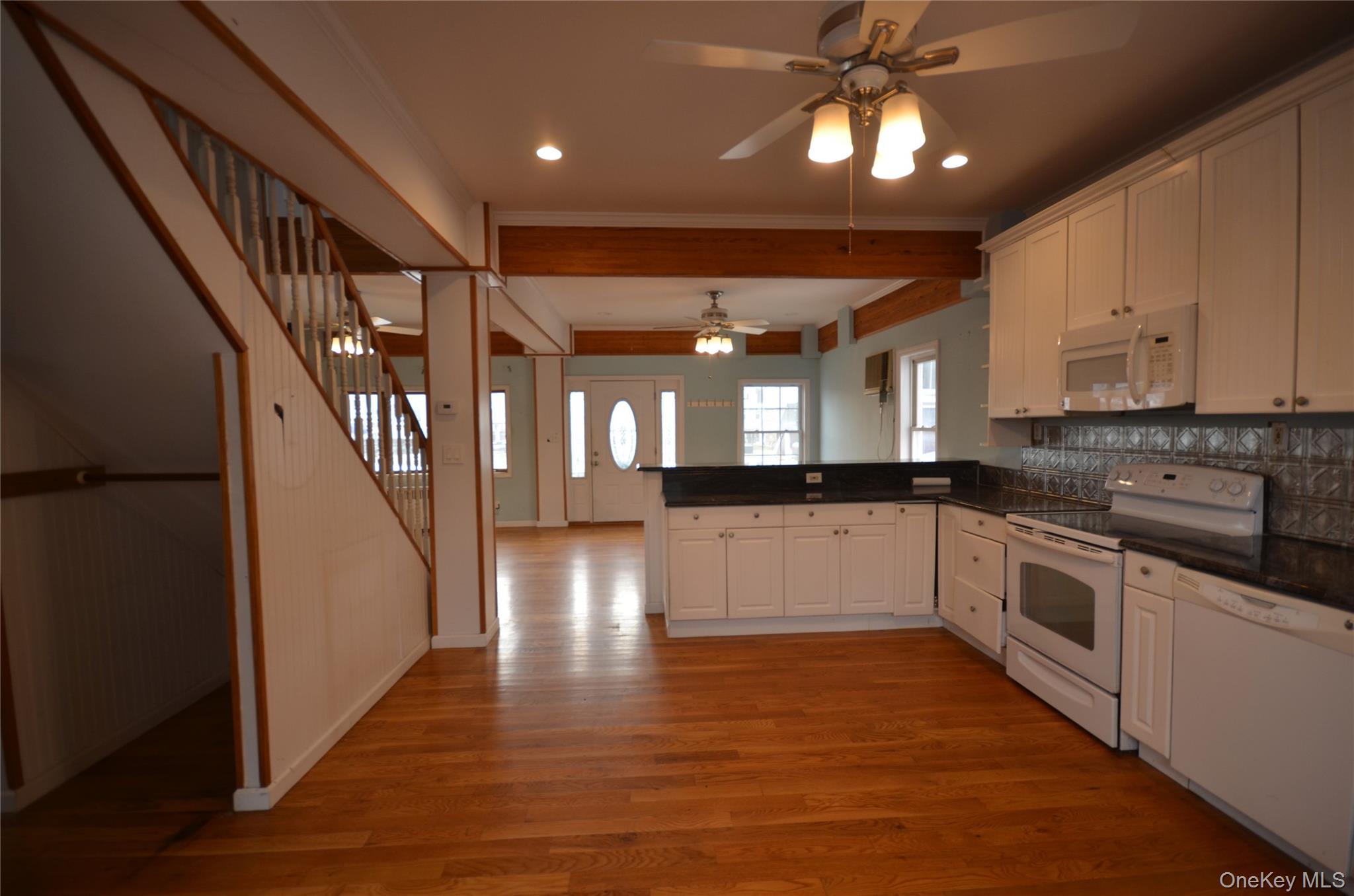 #4 photo, 138 Beach Avenue, 롱 아일랜드 Bellmore , NY 11710