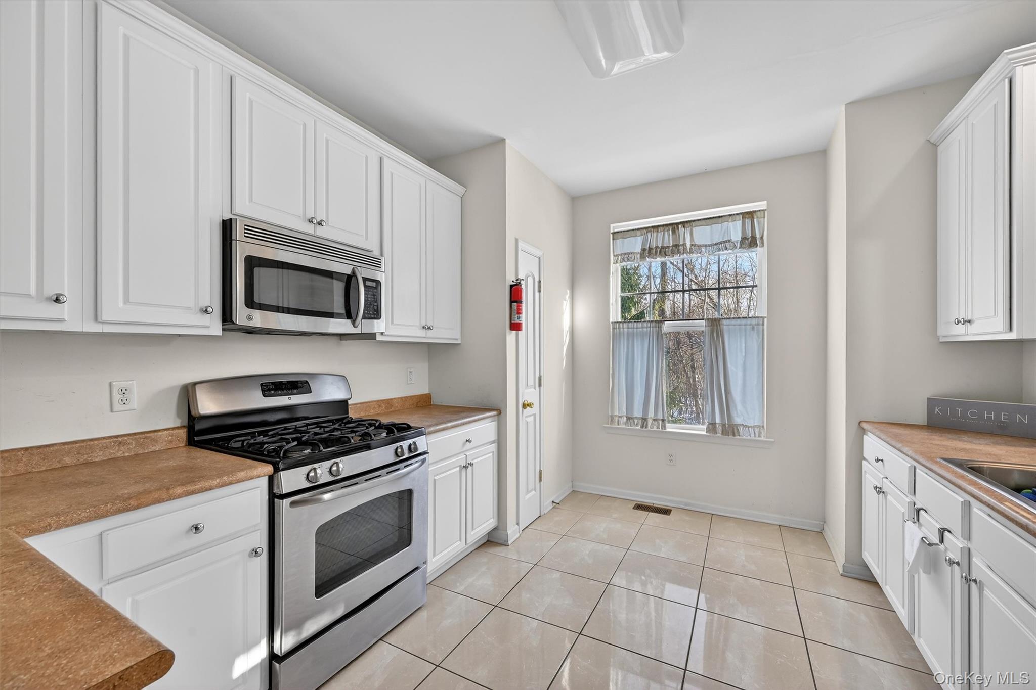 #12 photo, 40 Cornwall Lane, 뉴욕주 Middletown , NY 10940