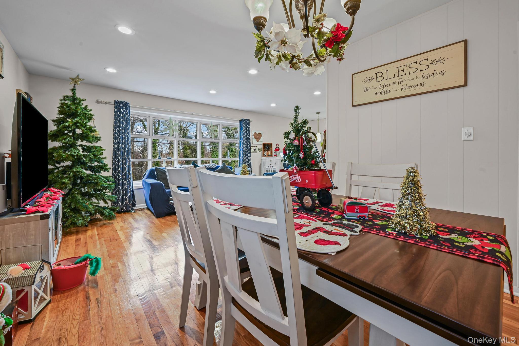 #10 photo, 149 Crestwood Boulevard, מחוז נסאו Farmingdale , NY 11735