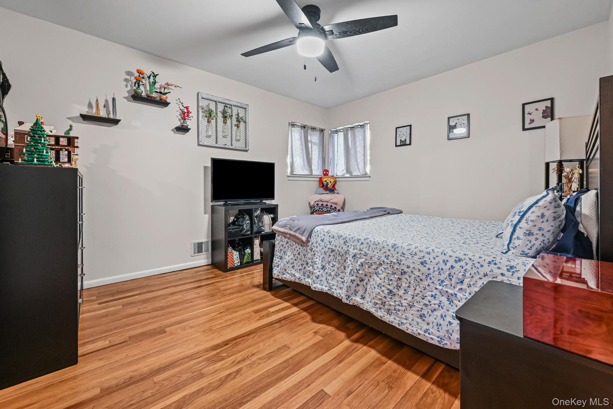 #14 photo, 149 Crestwood Boulevard, מחוז נסאו Farmingdale , NY 11735