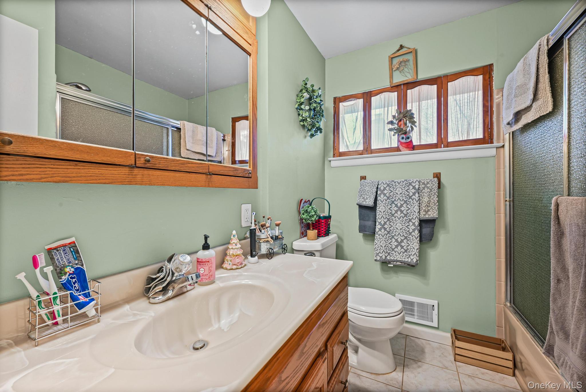 #16 photo, 149 Crestwood Boulevard, מחוז נסאו Farmingdale , NY 11735