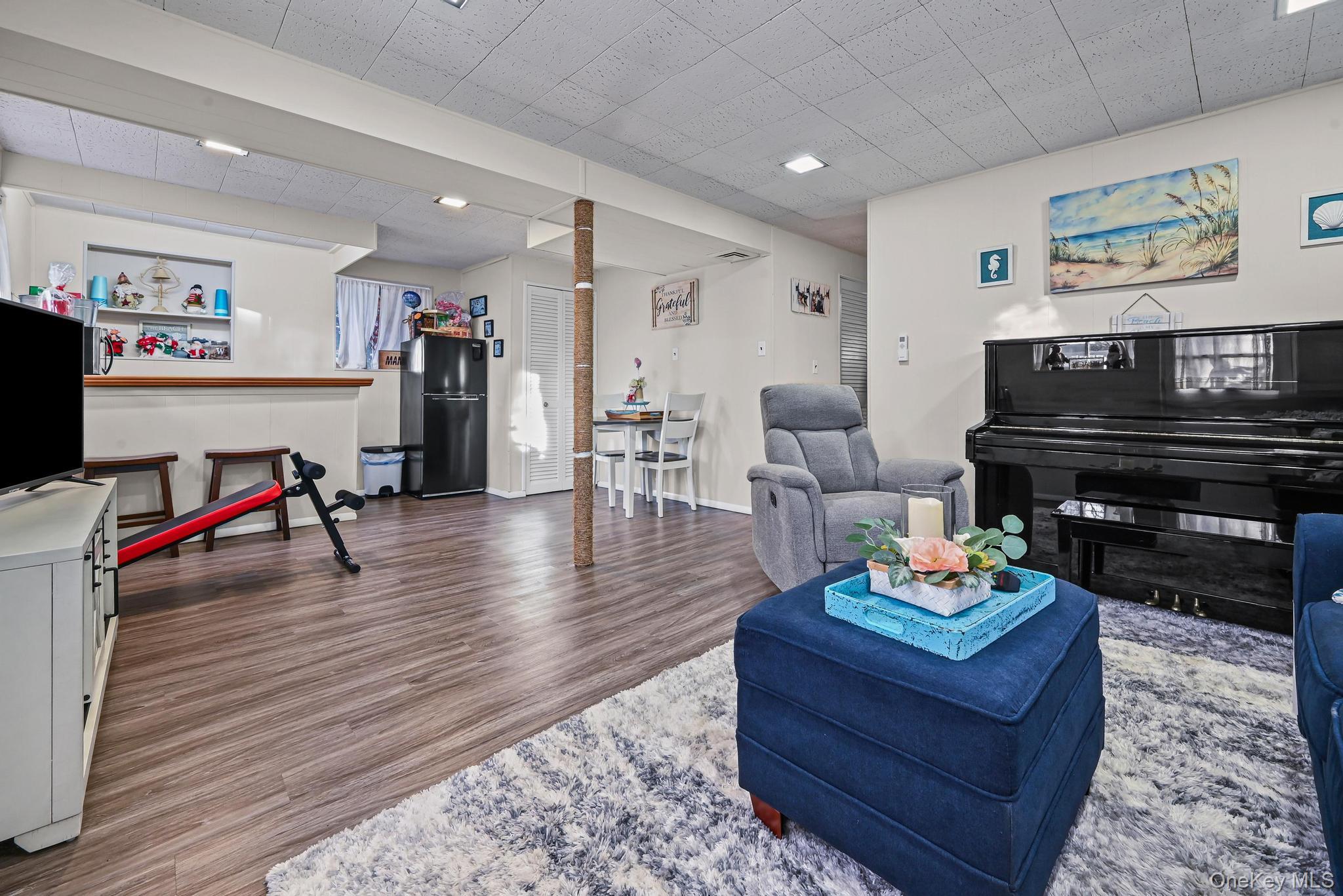 #20 photo, 149 Crestwood Boulevard, מחוז נסאו Farmingdale , NY 11735