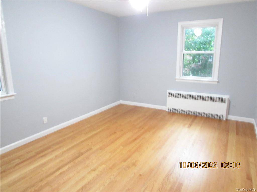 #12 photo, 82 Laurel Pl, Yonkers , NY 10704