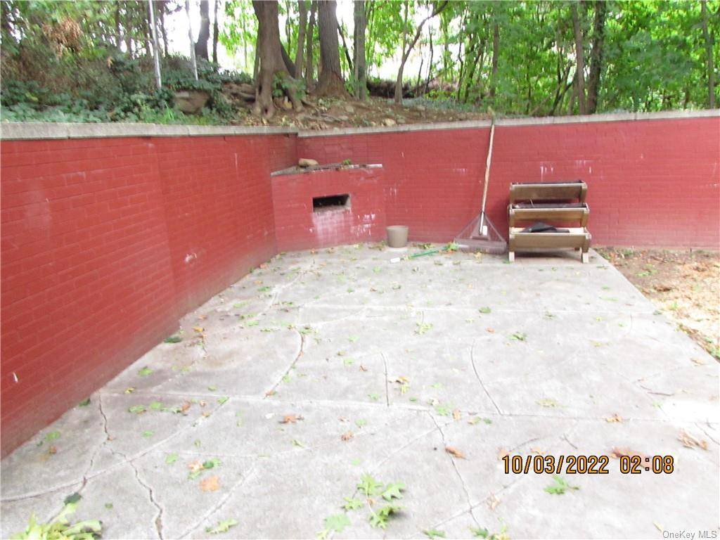 #17 photo, 82 Laurel Pl, Yonkers , NY 10704