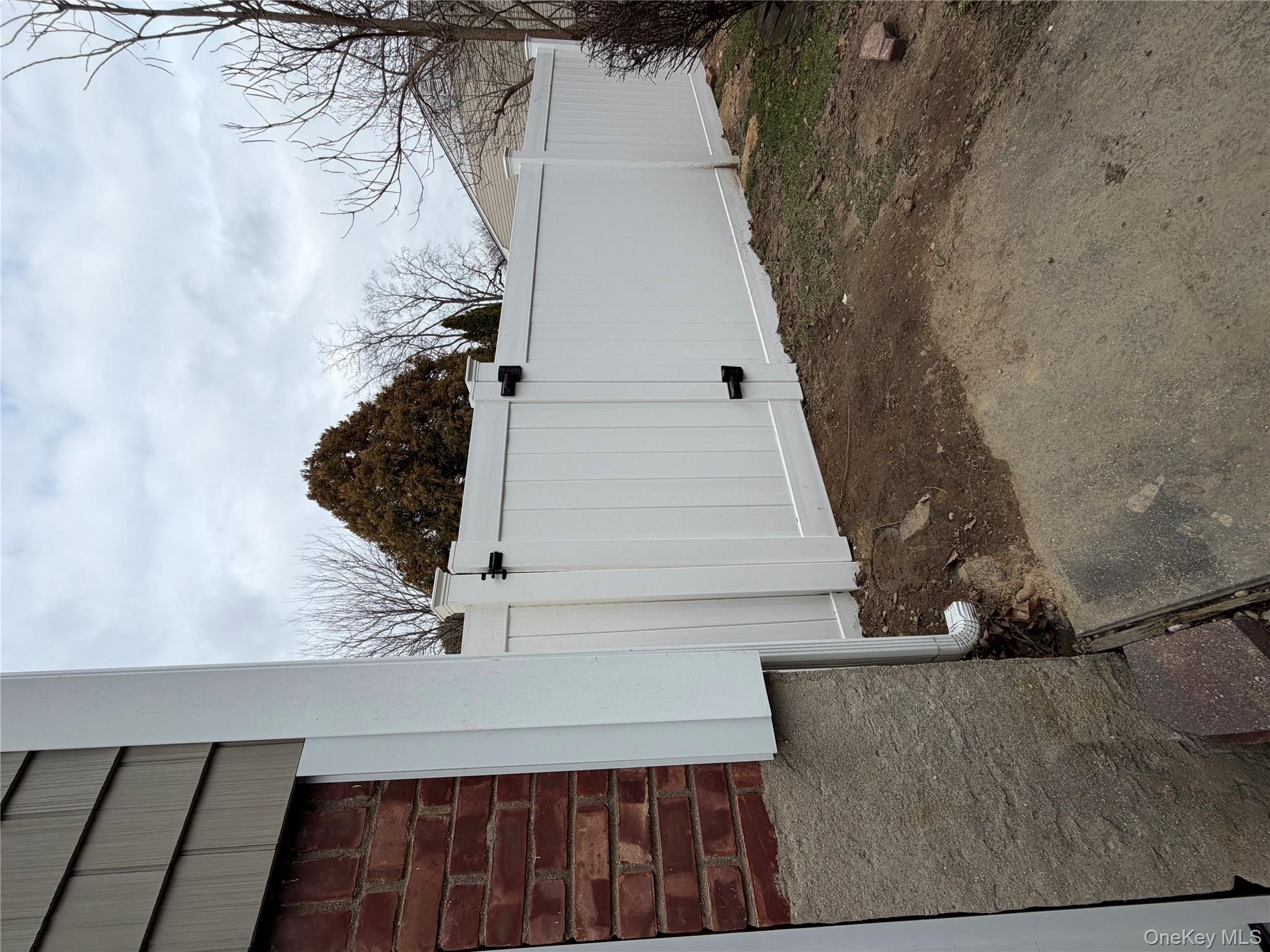 #18 photo, 5 Dewey Road, Commack , NY 11725