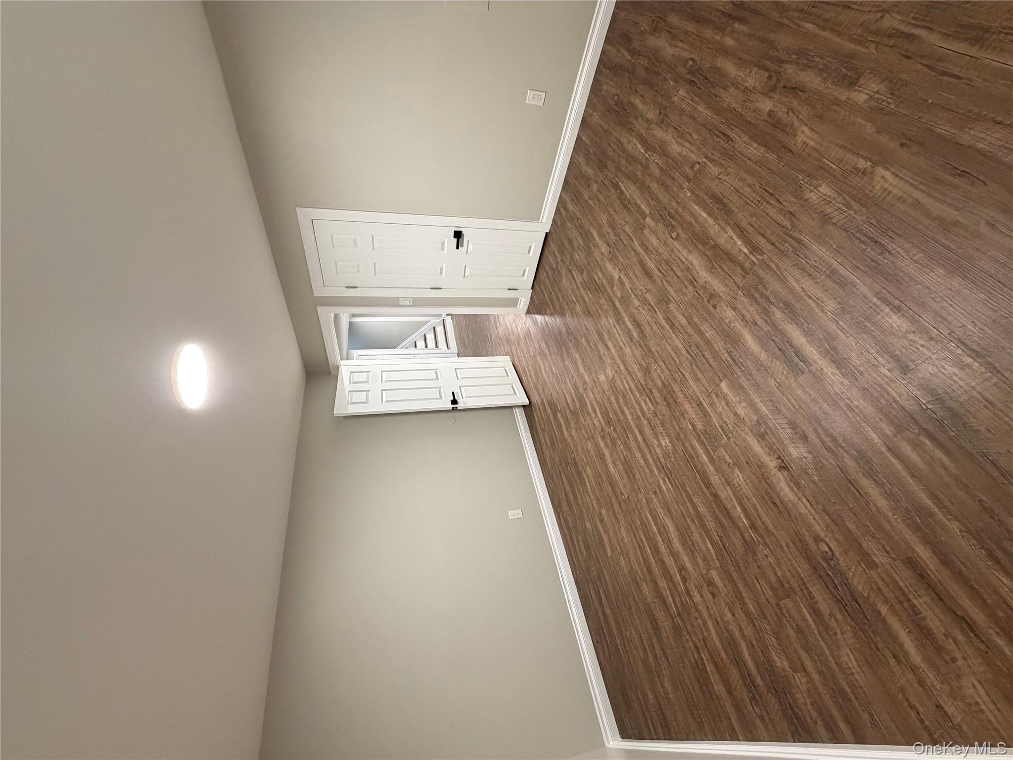 #9 photo, 5 Dewey Road, Commack , NY 11725