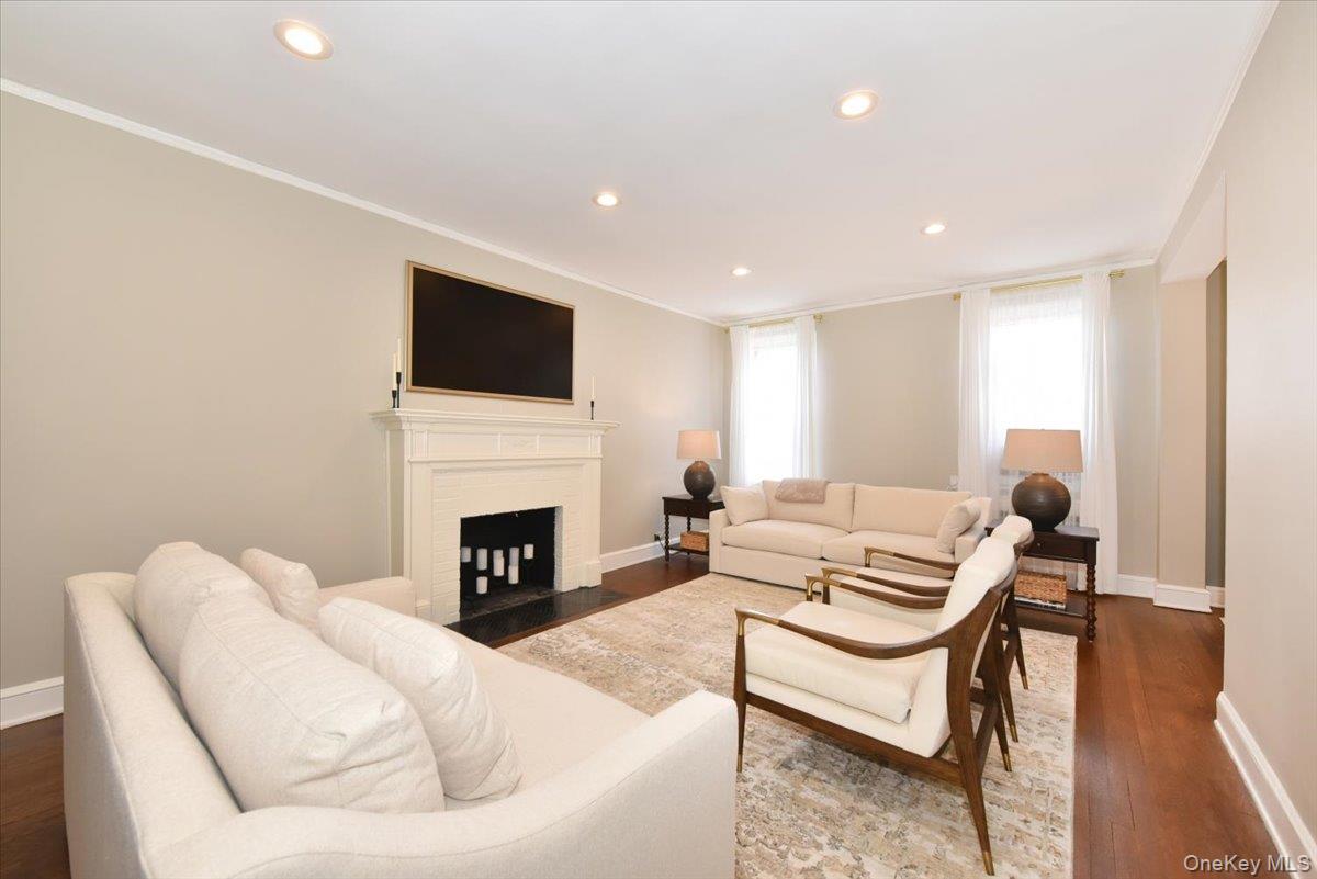 #11 photo, 8 BARSTOW, নাসাউ কাউন্টি Great Neck , NY 11021