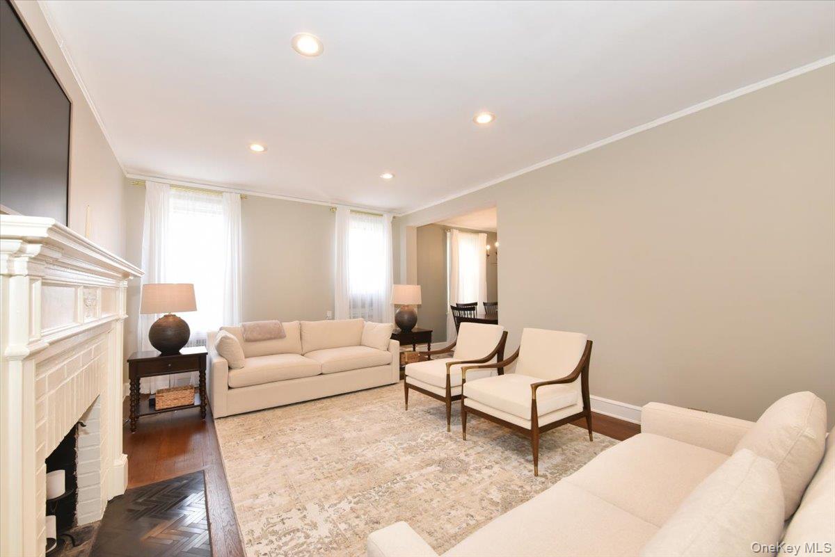 #12 photo, 8 BARSTOW, নাসাউ কাউন্টি Great Neck , NY 11021