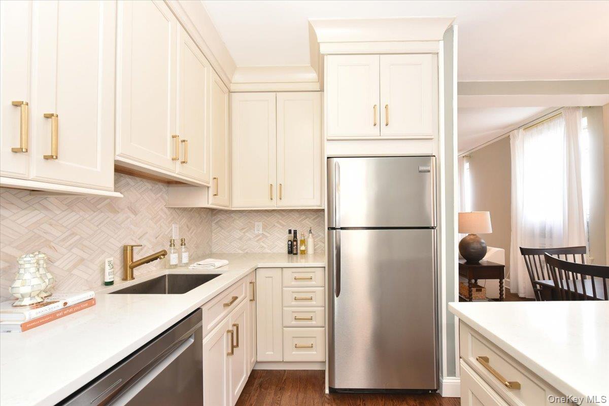 #15 photo, 8 BARSTOW, নাসাউ কাউন্টি Great Neck , NY 11021