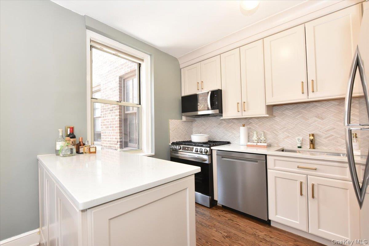 #16 photo, 8 BARSTOW, নাসাউ কাউন্টি Great Neck , NY 11021