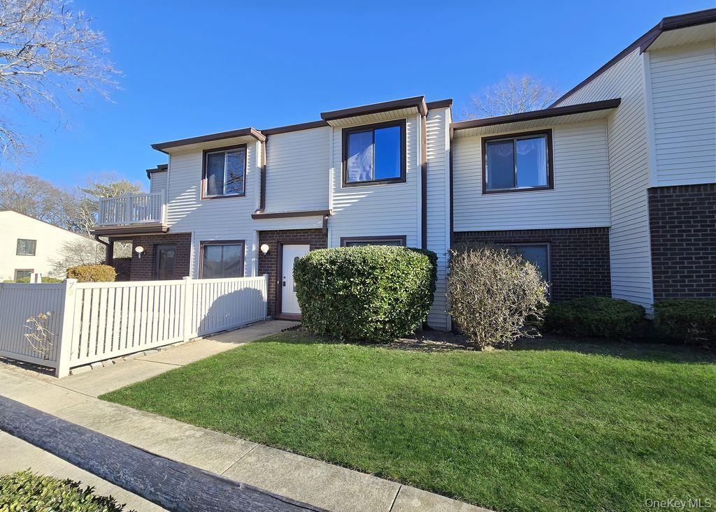 #1 photo, 79 Birchwood Road, Саффолк ‖ Coram , NY 11727