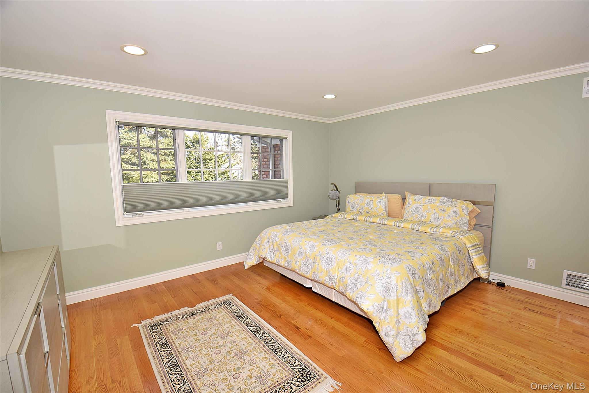 #19 photo, 35 Meadow Woods Road, 长岛 大颈 Great Neck , NY 11020