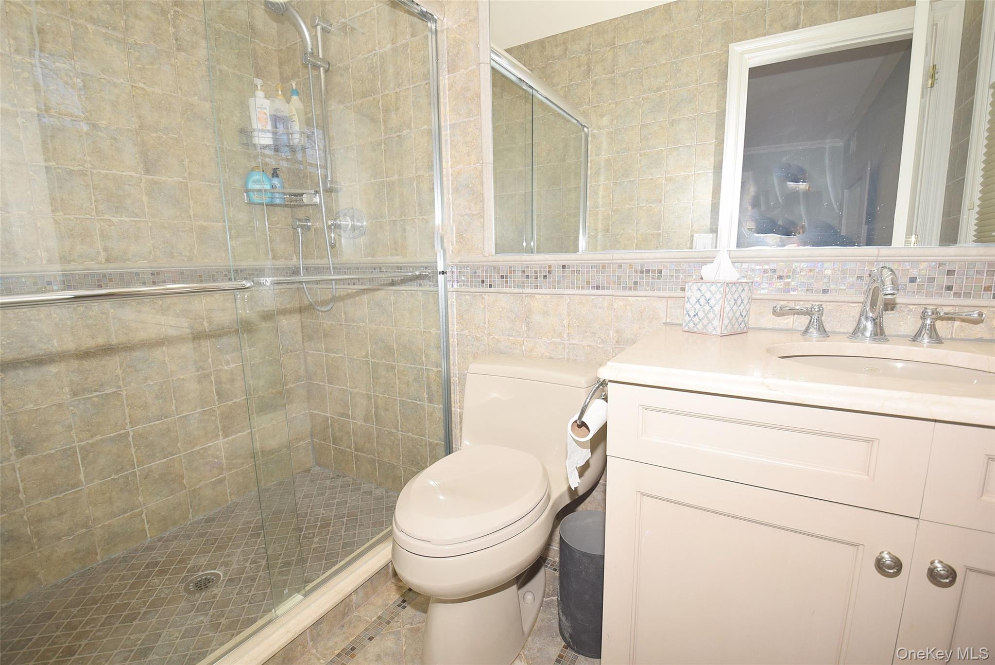 #20 photo, 35 Meadow Woods Road, 长岛 大颈 Great Neck , NY 11020