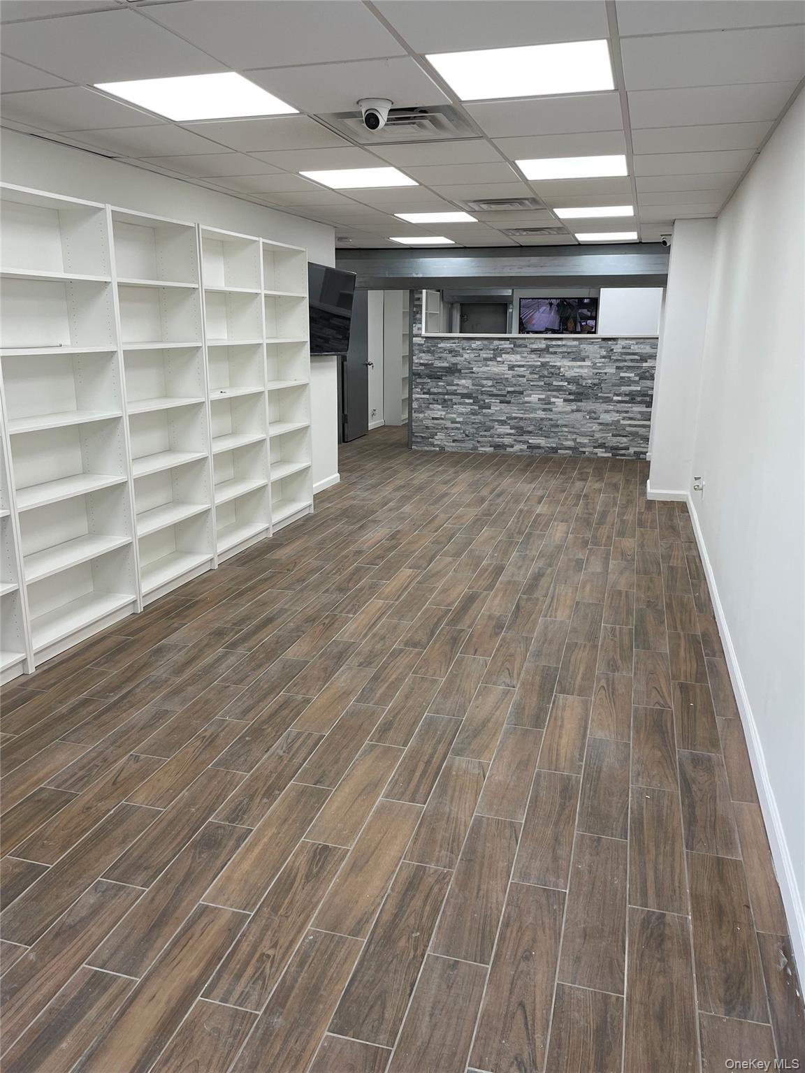 #2 photo, 104-06 Jamaica Avenue, कुईंस Richmond Hill , NY 11418