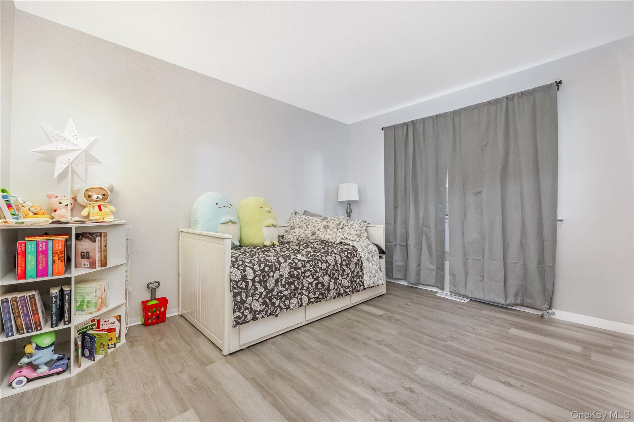 #16 photo, 615 Broadway, מחוז סאפוק Amityville , NY 11701