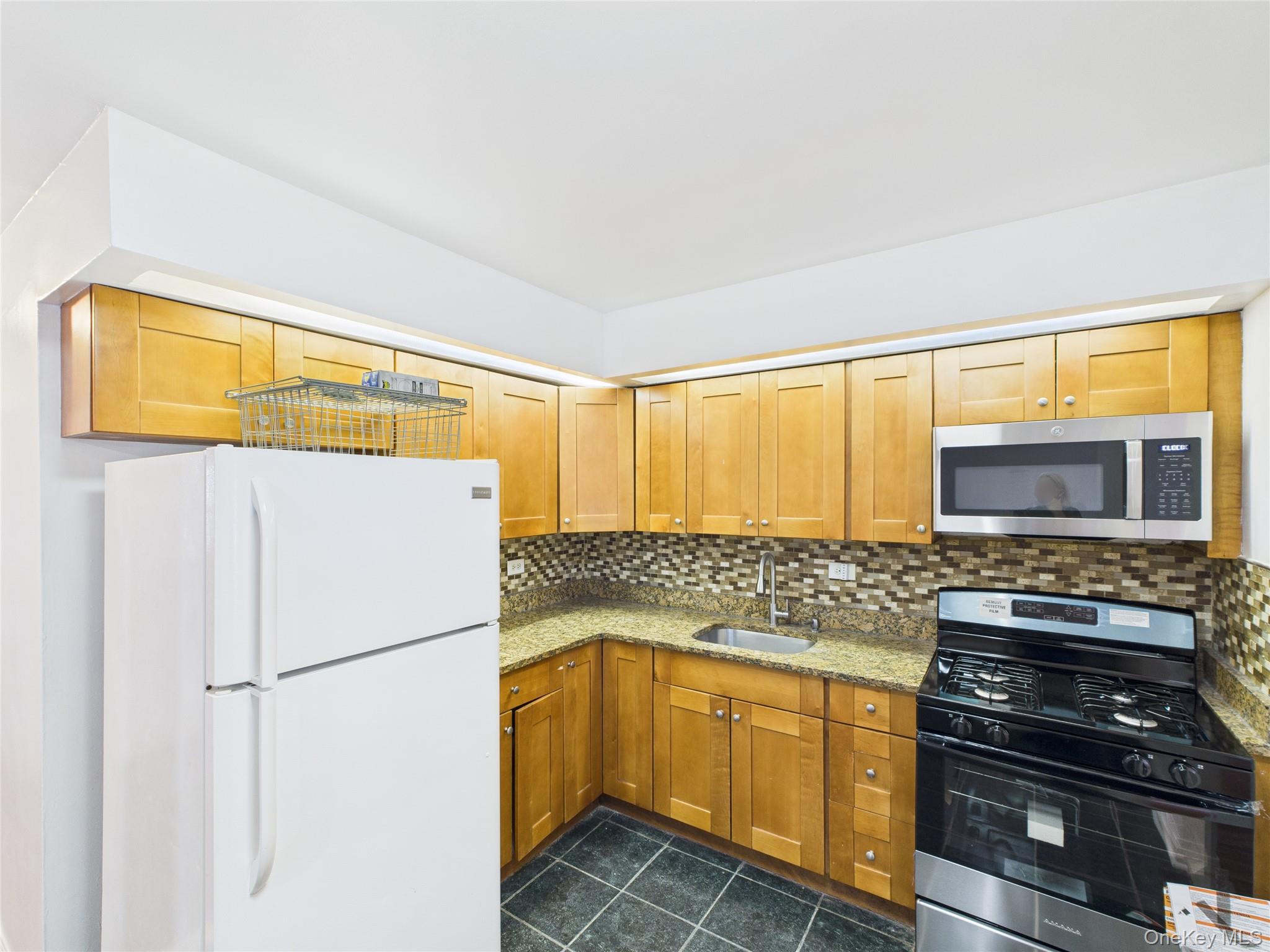 #5 photo, 8115 31st Avenue, East Elmhurst , NY 11370