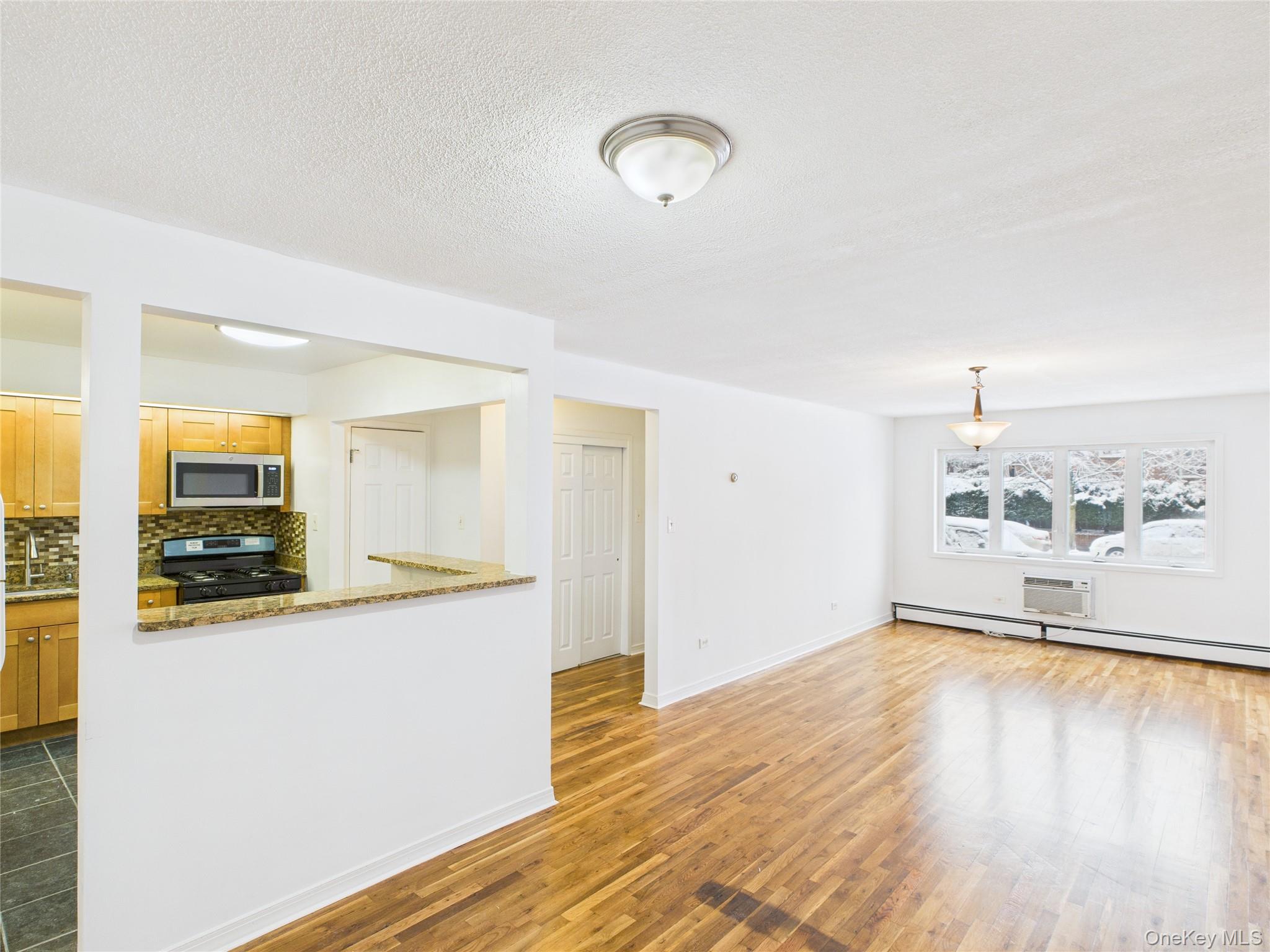 #8 photo, 8115 31st Avenue, East Elmhurst , NY 11370