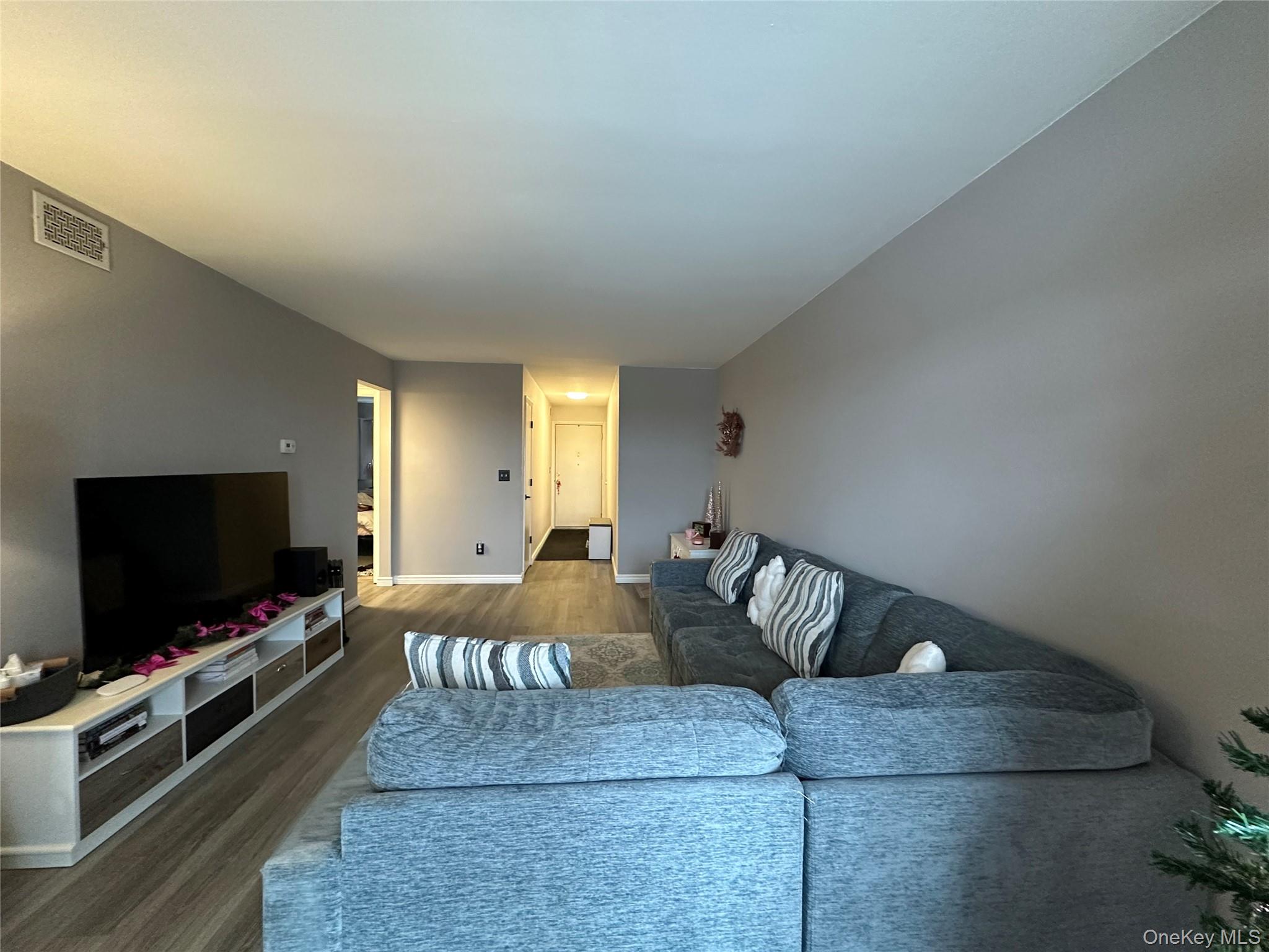 #9 photo, 26 Cooper, 纽约州 Poughkeepsie , NY 12603