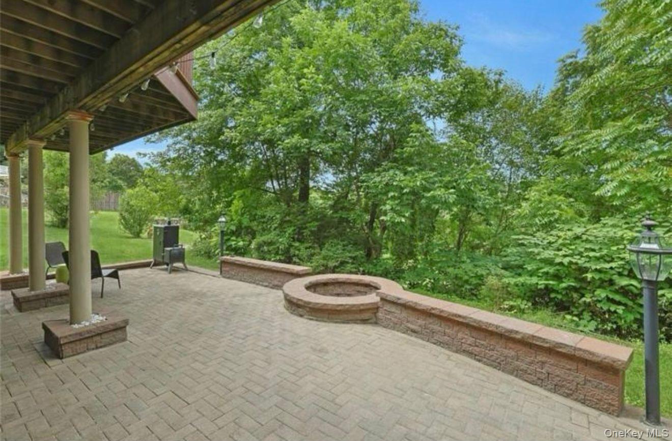 #2 photo, 267 Lafayette Avenue, 뉴욕주 Cortlandt Manor , NY 10567