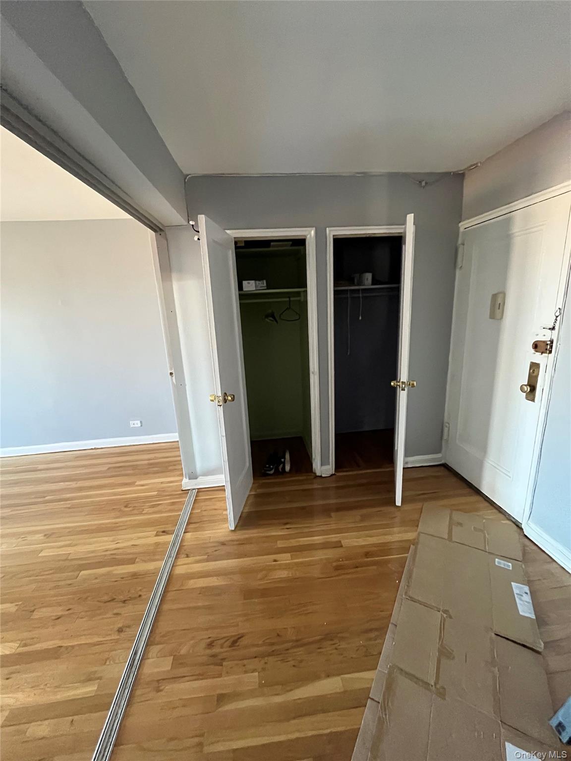 #2 photo, 102-36 64 Avenue, Куинс ‖ Forest Hills , NY 11375