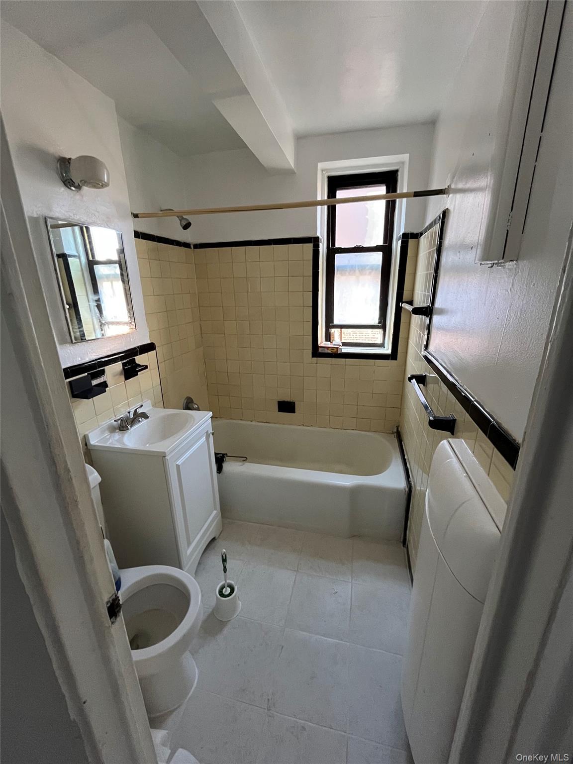 #7 photo, 102-36 64 Avenue, Куинс ‖ Forest Hills , NY 11375