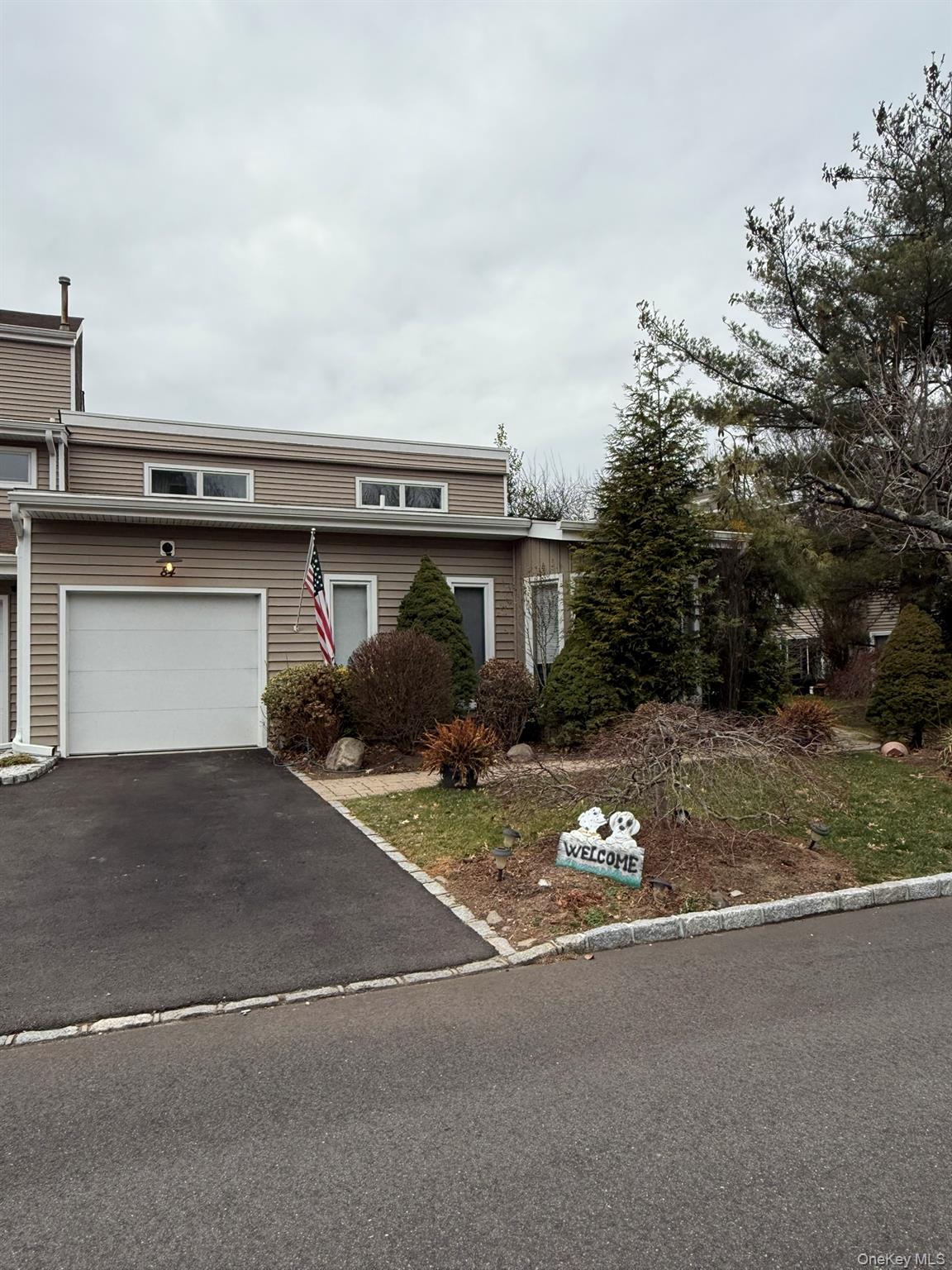 #1 photo, 84 Kristin Lane, Hauppauge , NY 11788