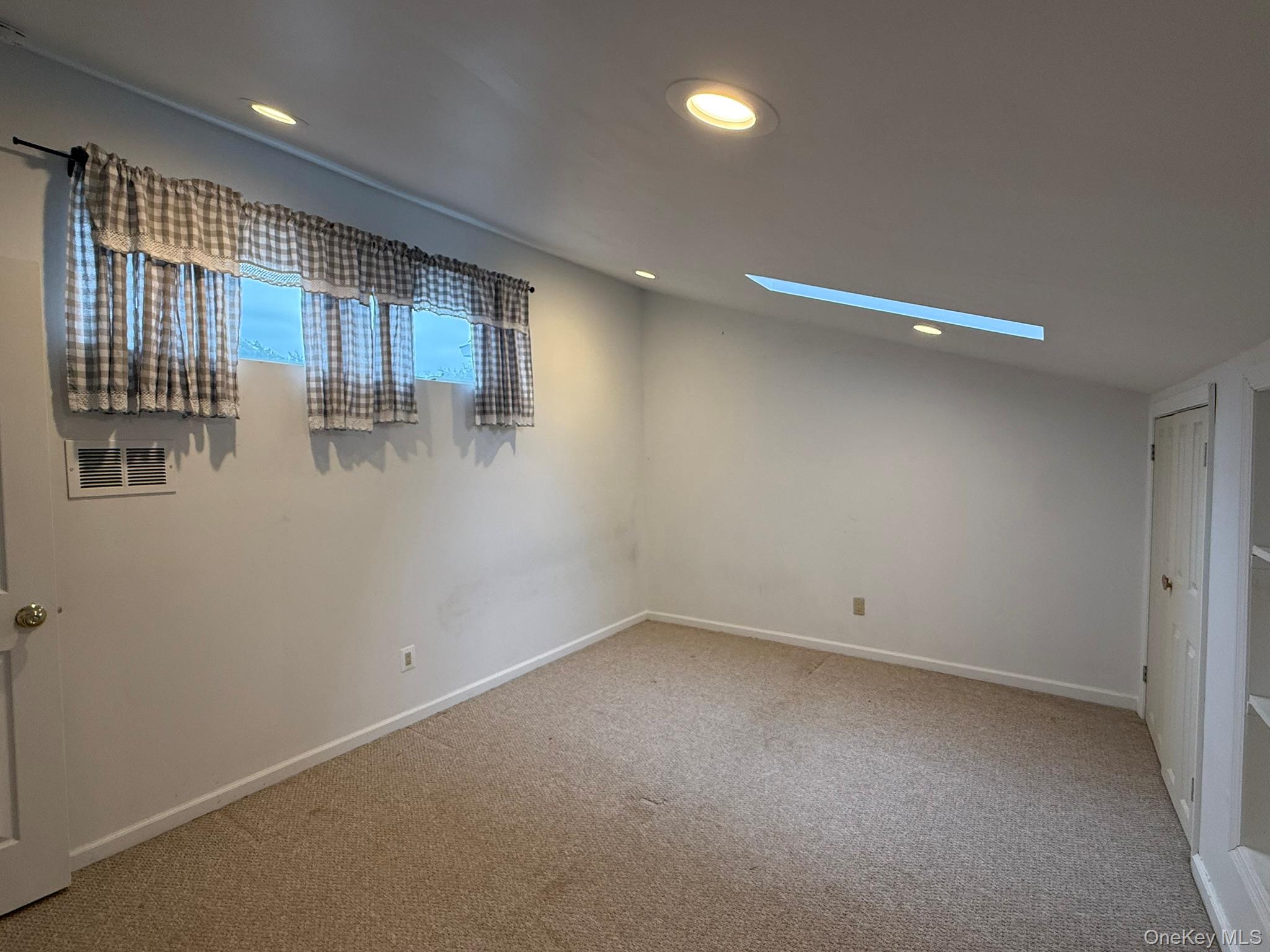 #12 photo, 84 Kristin Lane, Hauppauge , NY 11788