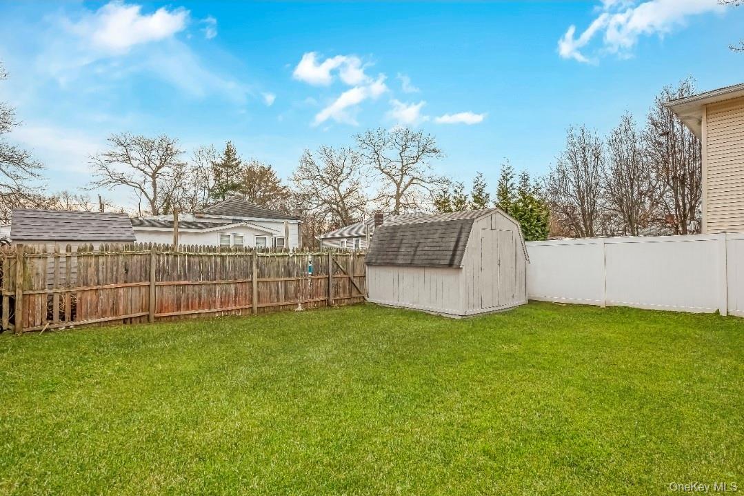 #4 photo, 54 5th Street, Ronkonkoma , NY 11779