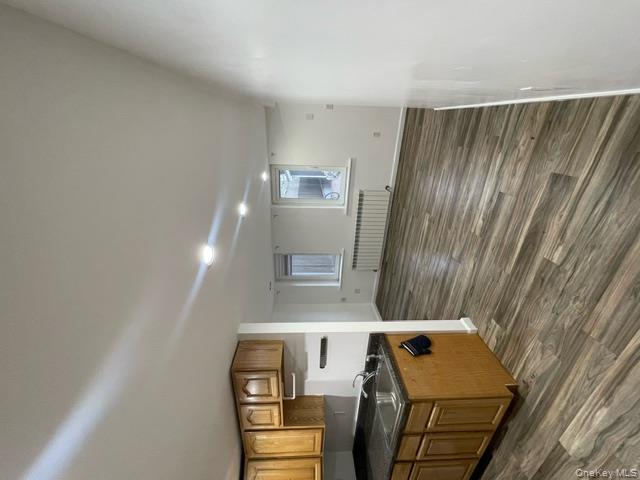 #13 photo, 7161 70th Street, קווינס Glendale , NY 11385