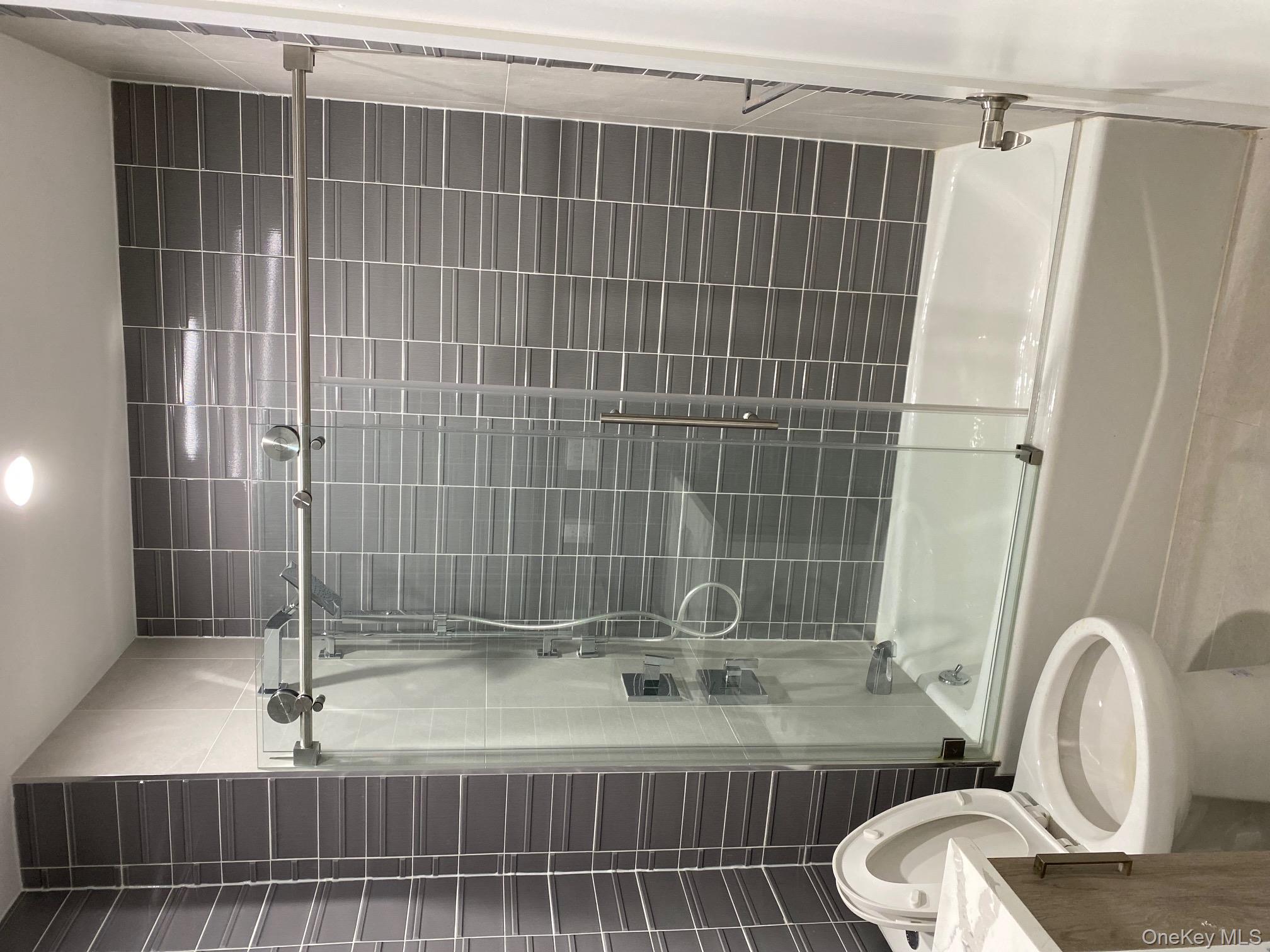 #5 photo, 201-05 17th Avenue, Bayside , NY 11360