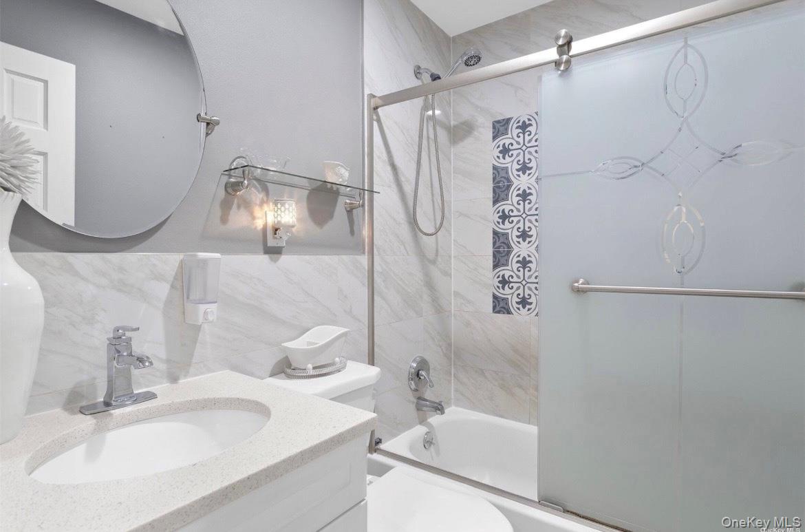 #5 photo, 526 Linwood Street, Brooklyn , NY 11208