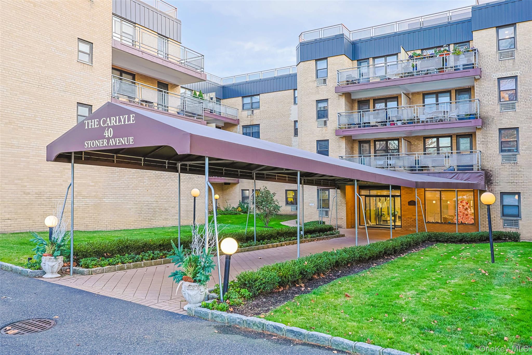 #4 photo, 40 Stone Avenue, Great Neck Plaza , NY 11021