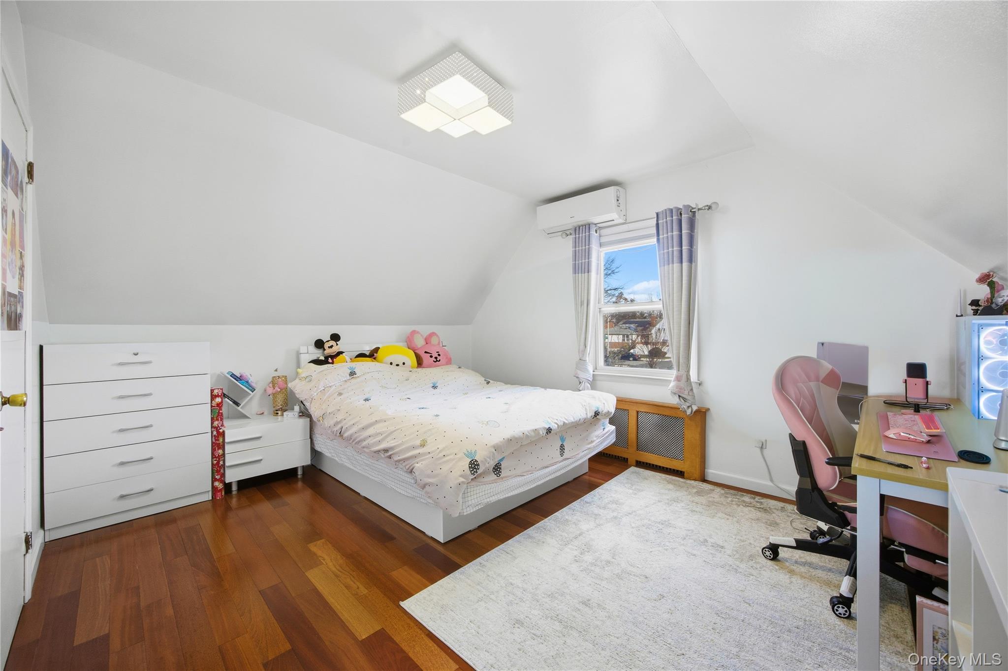 #16 photo, 32-03 Clearview Expressway, कुईंस Bayside , NY 11361