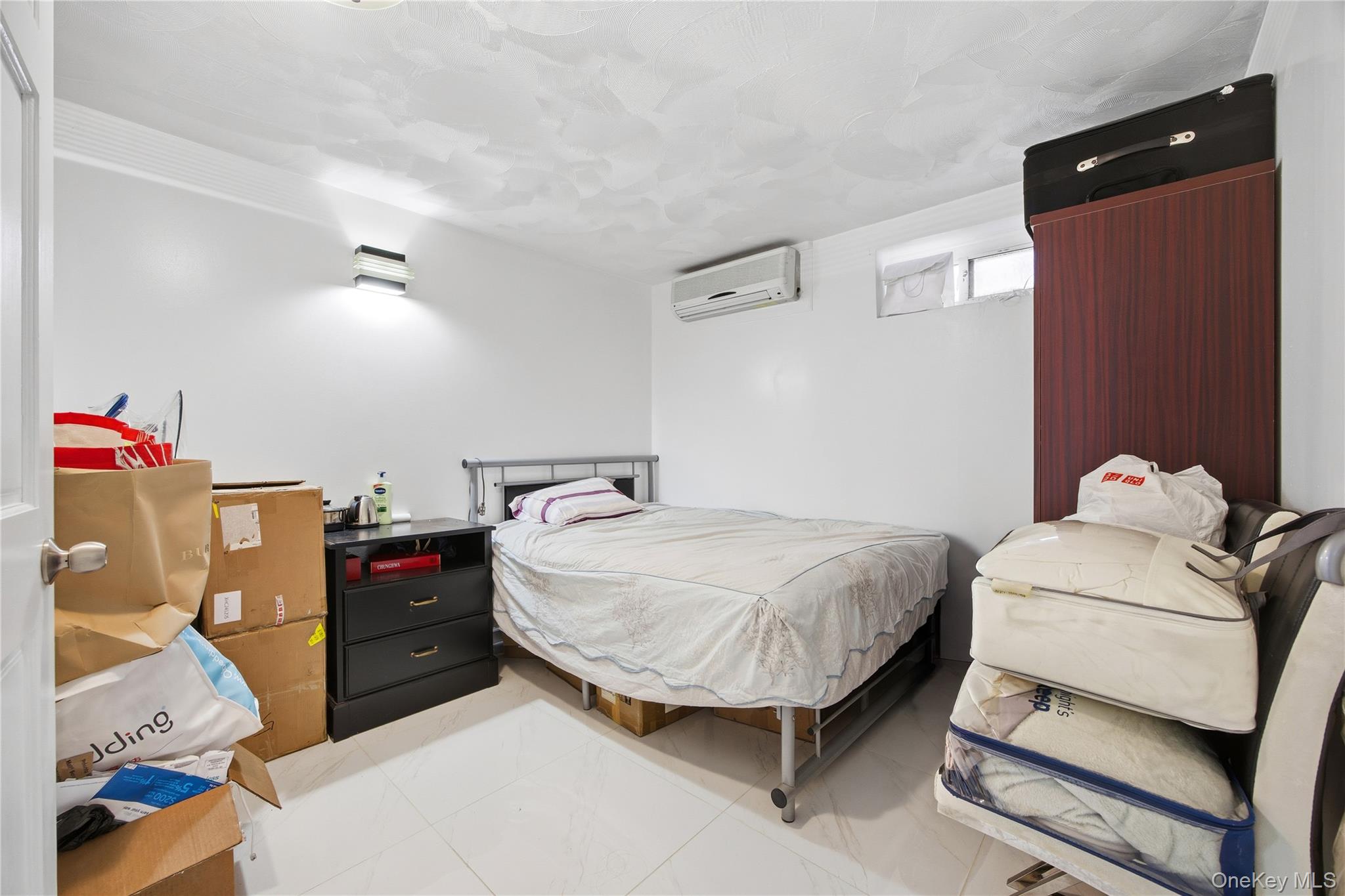 #20 photo, 32-03 Clearview Expressway, कुईंस Bayside , NY 11361