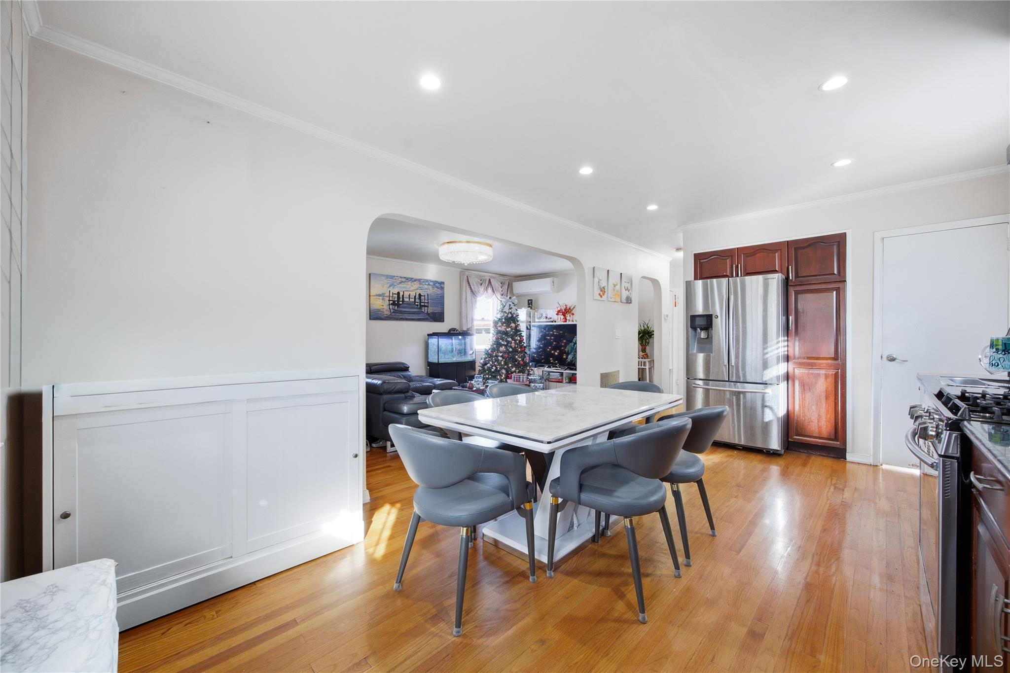 #6 photo, 32-03 Clearview Expressway, कुईंस Bayside , NY 11361