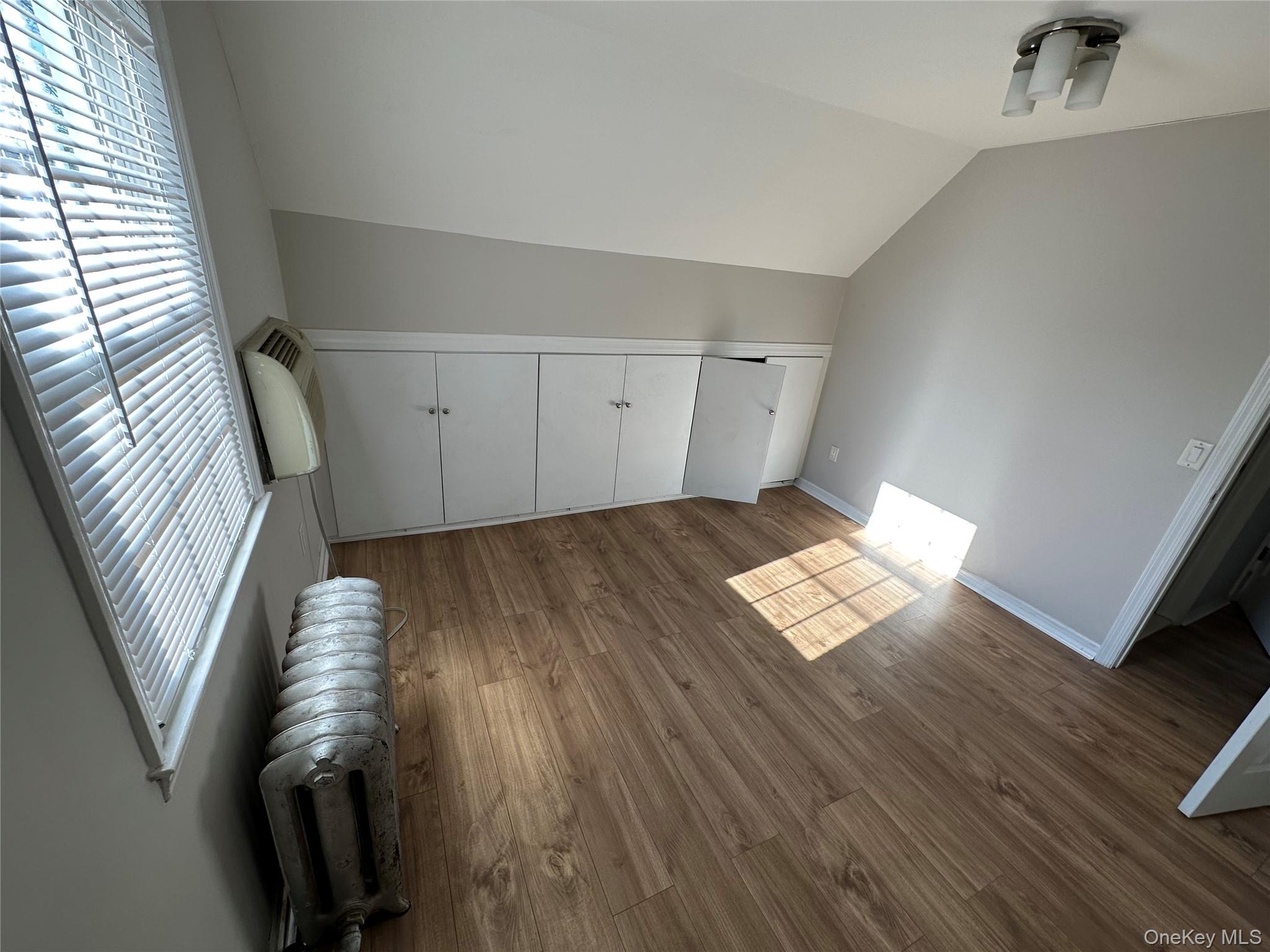 #20 photo, 75 Cornwell Avenue, Williston Park , NY 11596